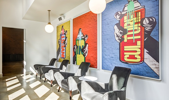 Lounge Large well it lounge with large mural and ample seating